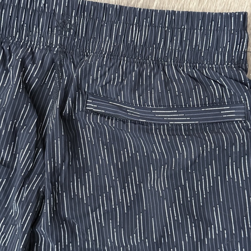 Rhone Mako Shorts 7" Men's Large Black White Striped Unlined Performance